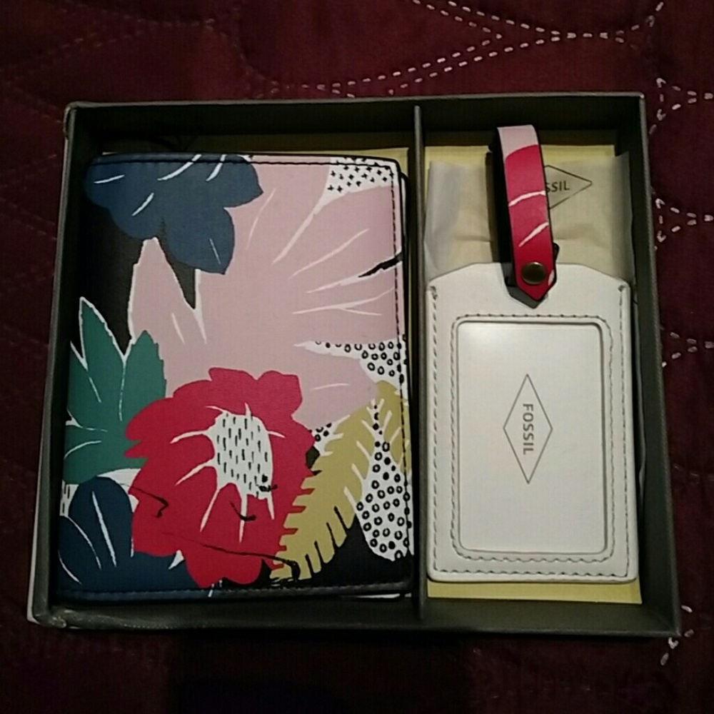 Fossil-Passport Case & Luggage Tag-NWB!